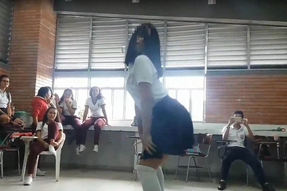 Clip La Colegiala