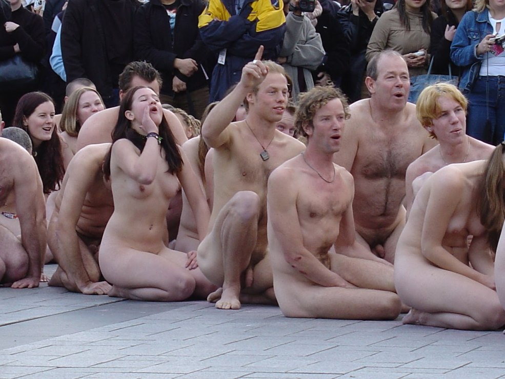 Hommes matures nues poilues