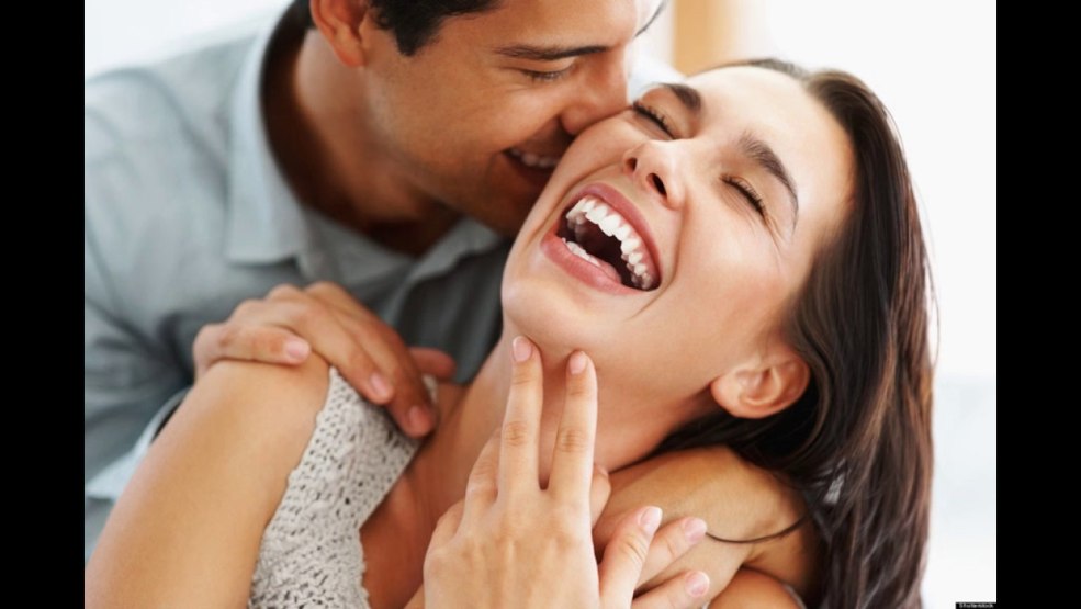 Homme et femme heureux