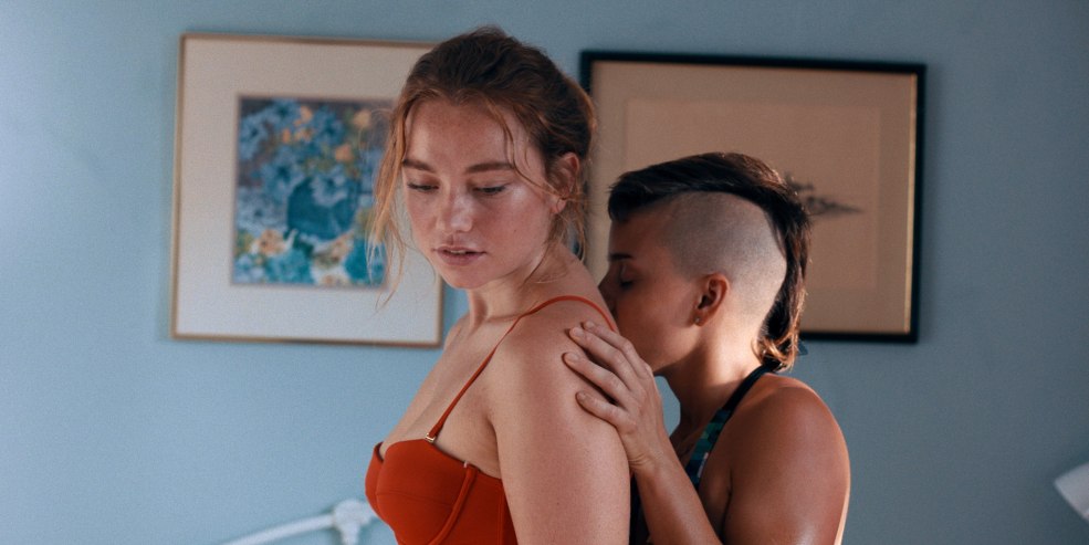 Le dernier d'entre nous Ellie et Dina Bed Scene