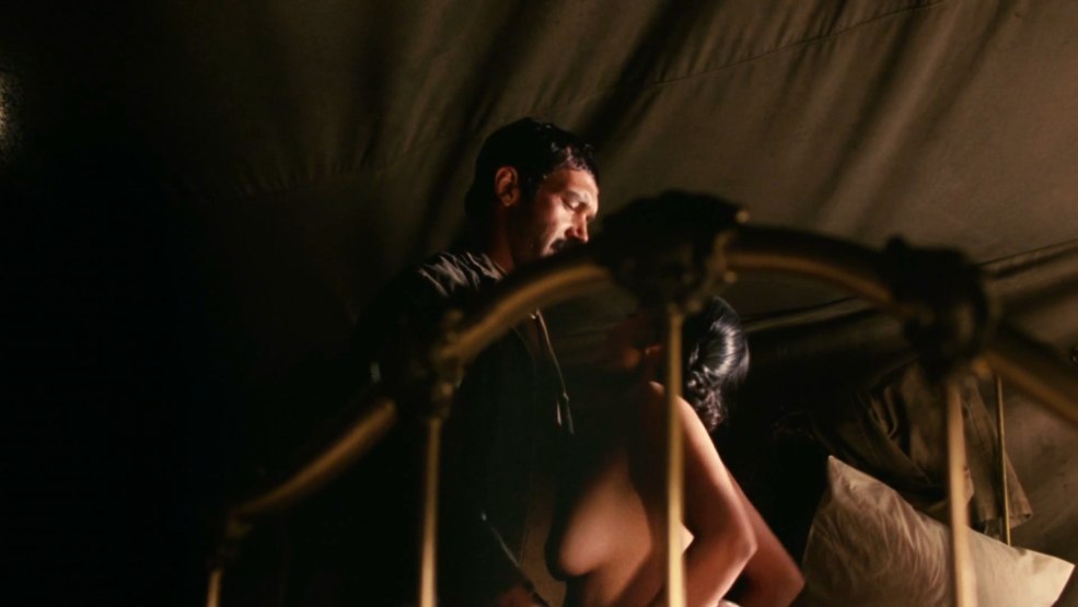 Alexa Davalos dans la vidéo