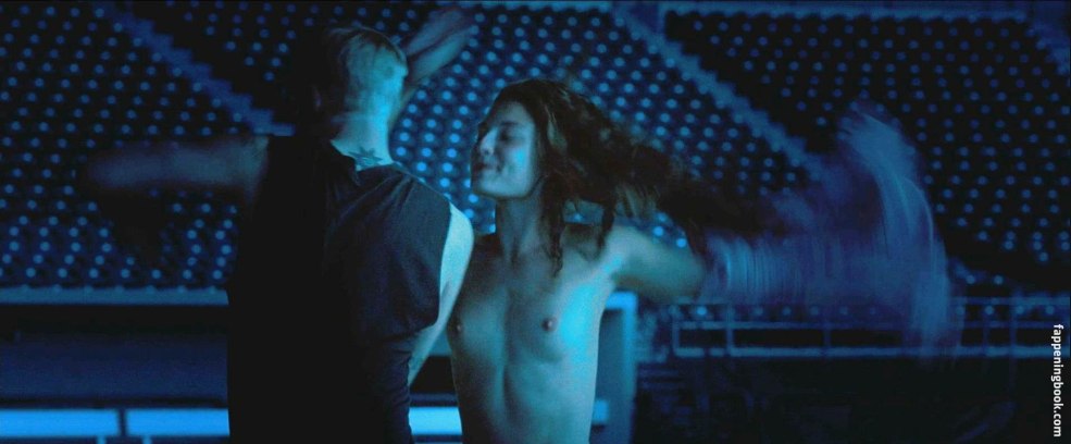 Alexa Davalos Dunas Mlag