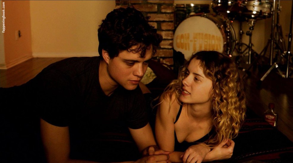 Laura Slade Wiggins nue