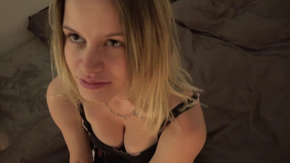 Martina enceinte dame dans la détresse des rues tchèques 112