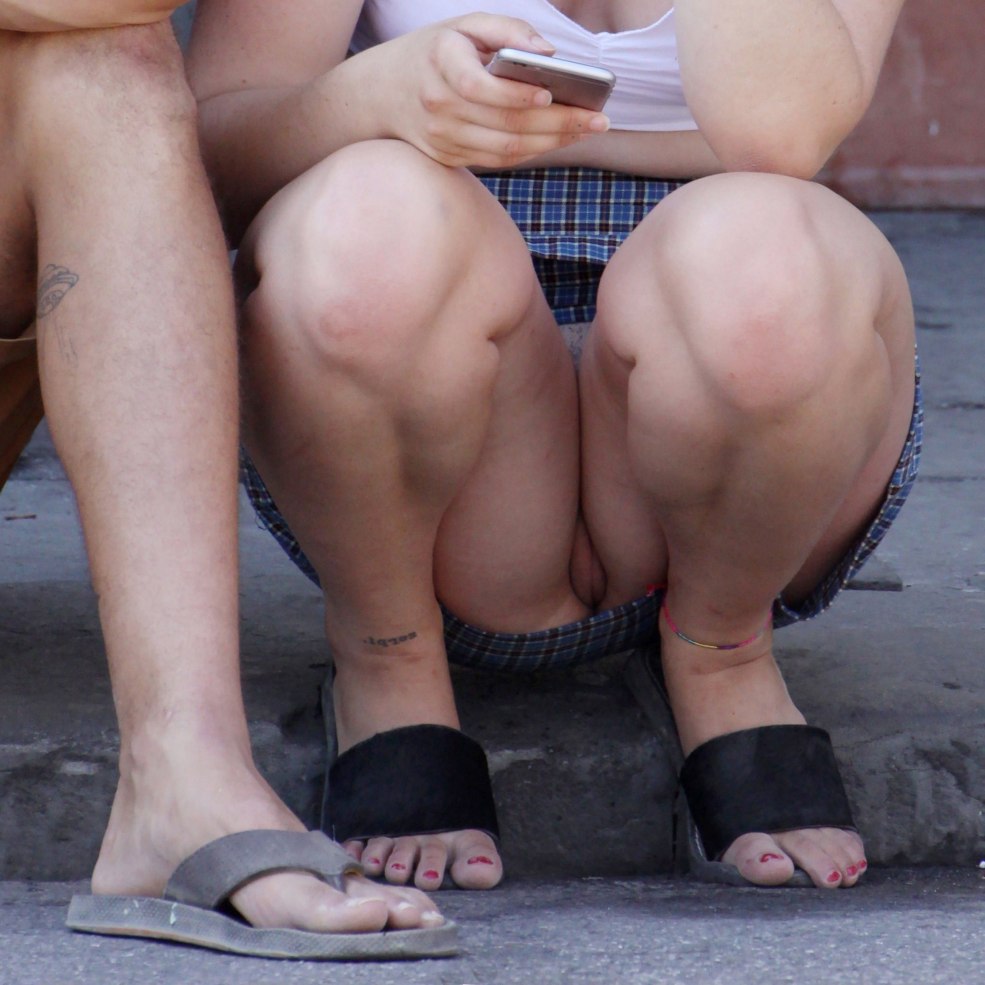 Une femme nue s'est penchée