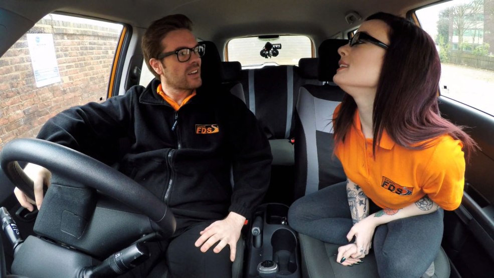 Fausse instructeur de taxi