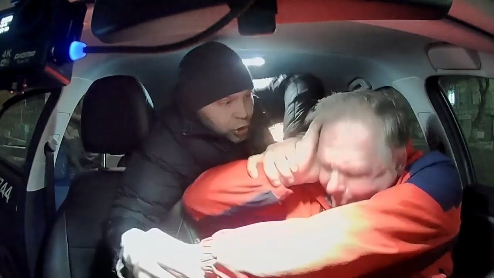 Le chauffeur de taxi a battu le passager