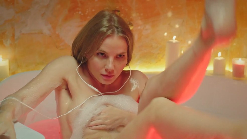 Julia Mankovskaya actrice nue