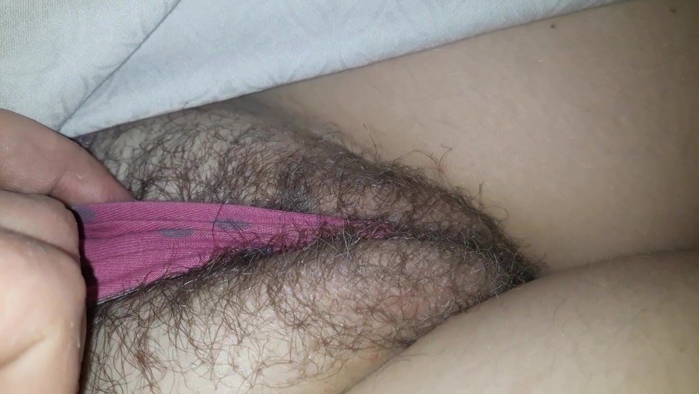 Avant et après le rasage de ma chatte brésilienne serrée