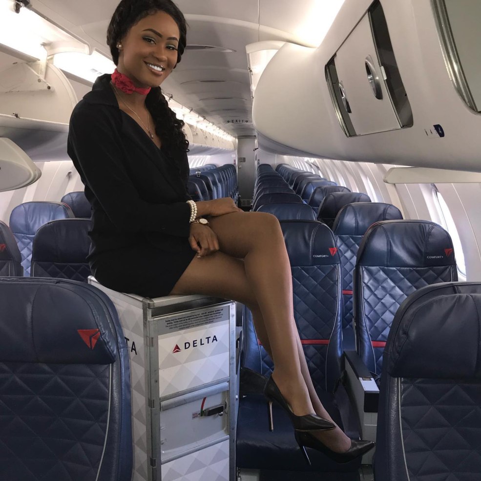 Hôtesse des toilettes de l'avion