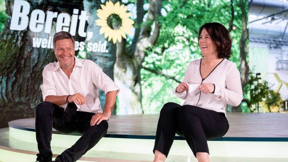 Co -Chairman de DPN Mithat Sanjar