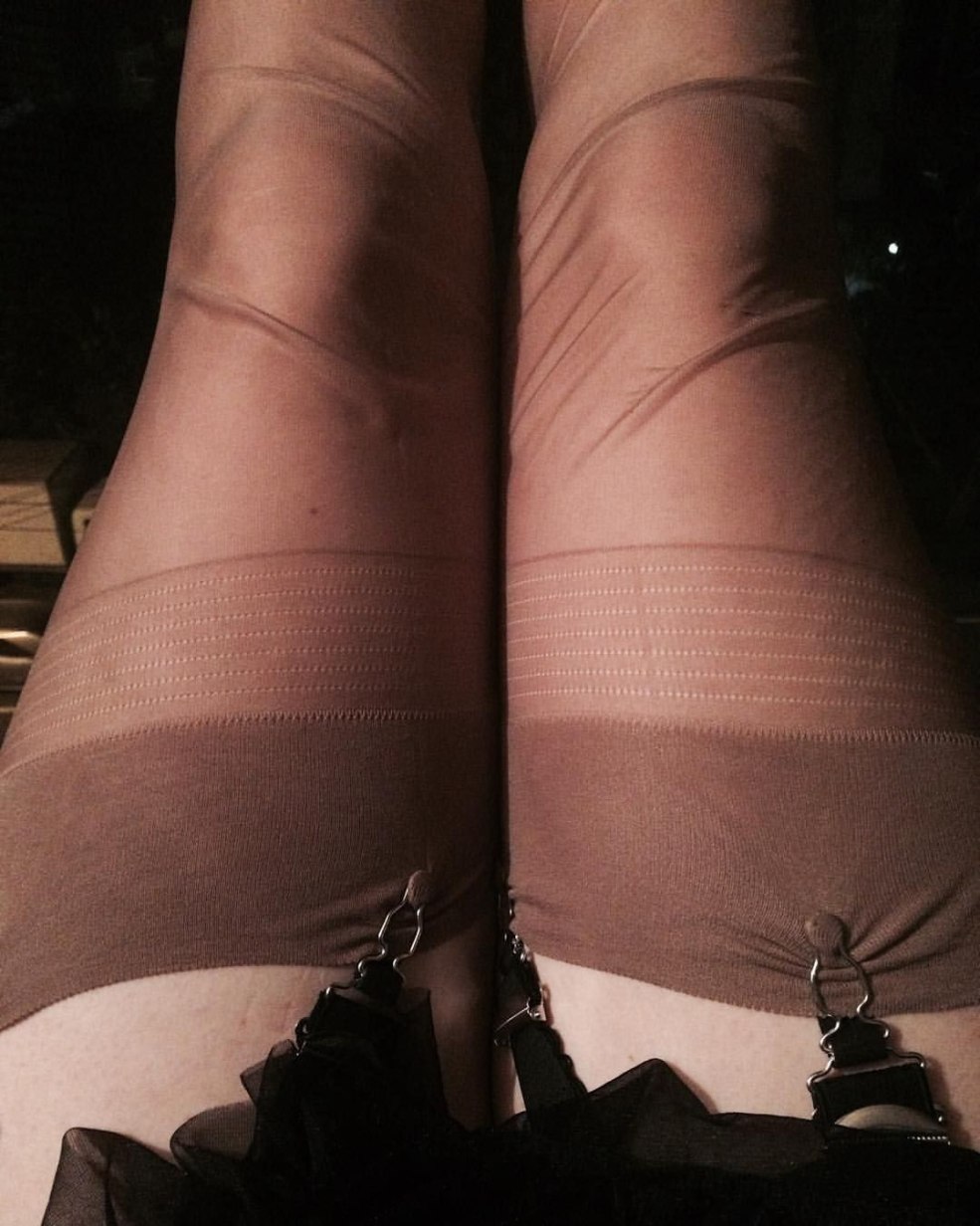 Les bas en nylon se ferment