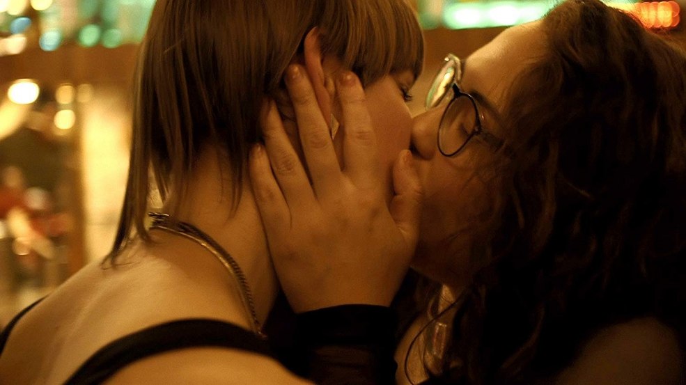 Mia kirschner baiser