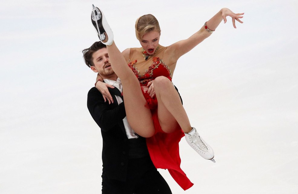 Alexandra Stepanova figure Skading