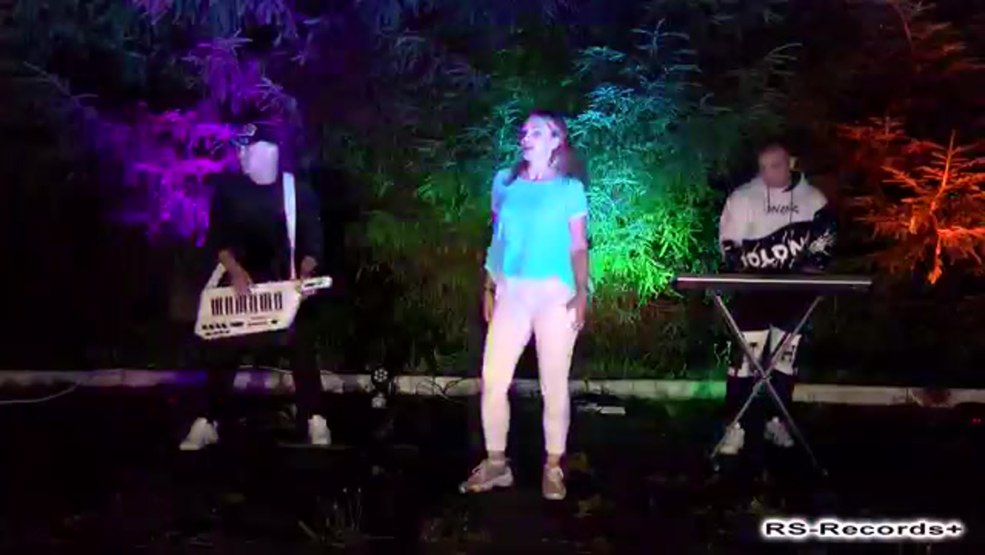 Pose pour dessiner 4 mains