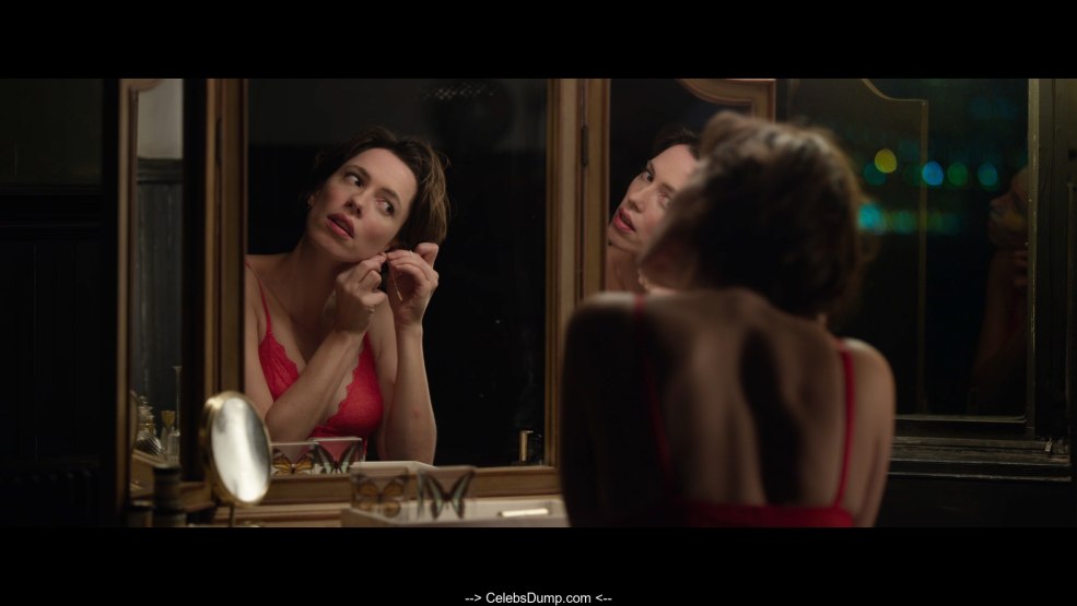 Rebecca Hall en sous-vêtements