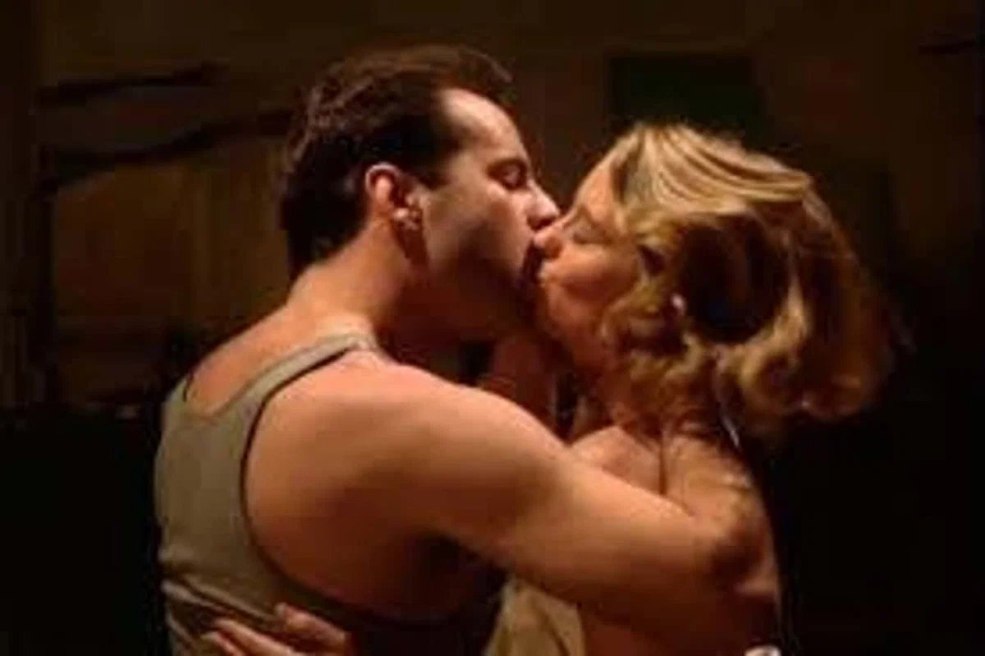 Sibill Shepard et Bruce Willis Kiss