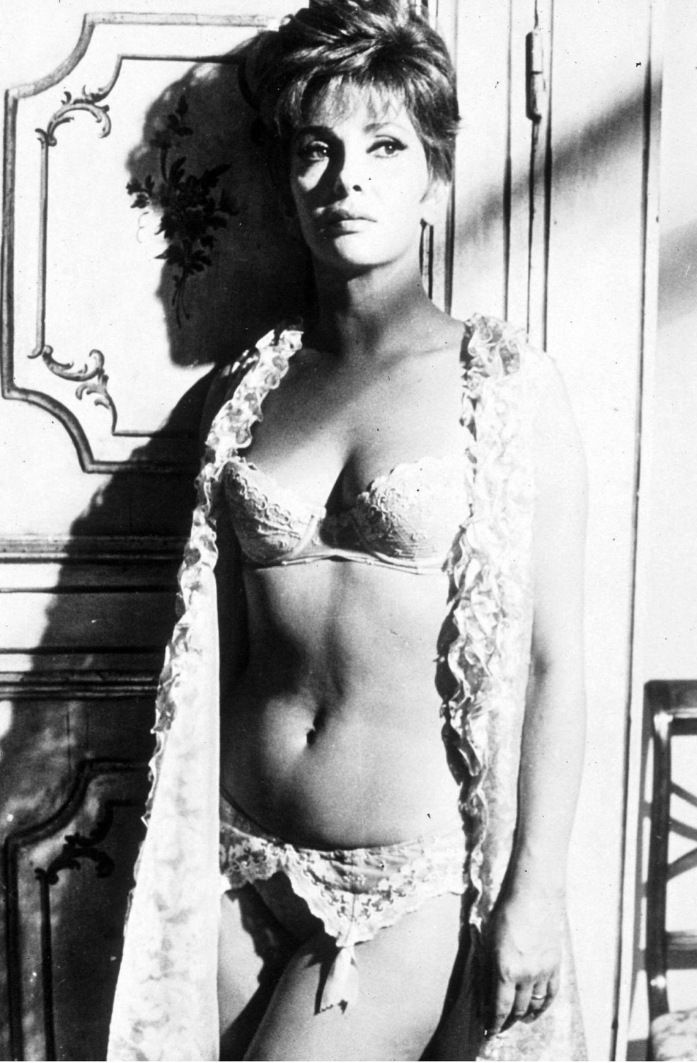 Gina Lollubrida nu dans la jeunesse