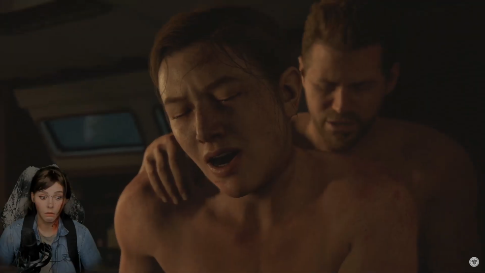 Les hôtesses nues servent les passagers