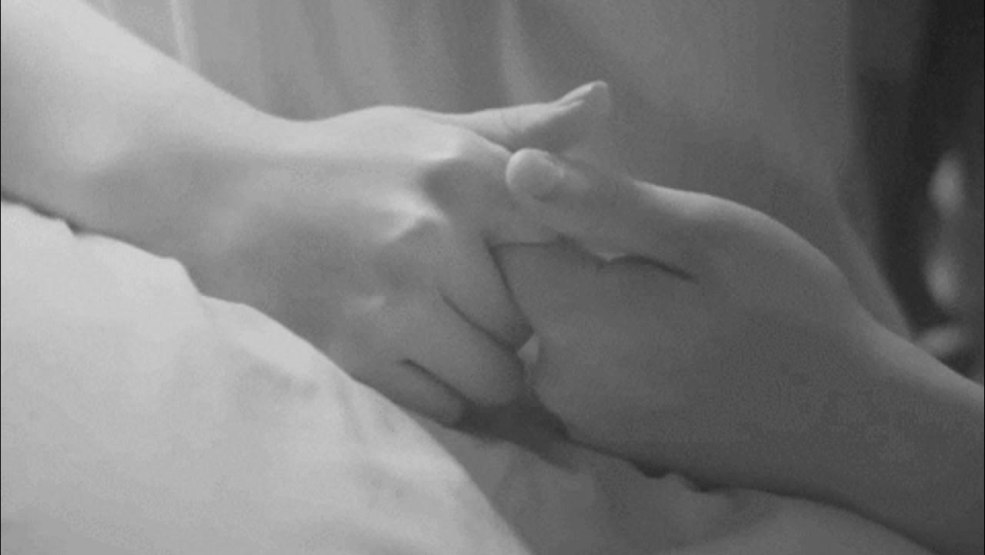 Courissant les mains