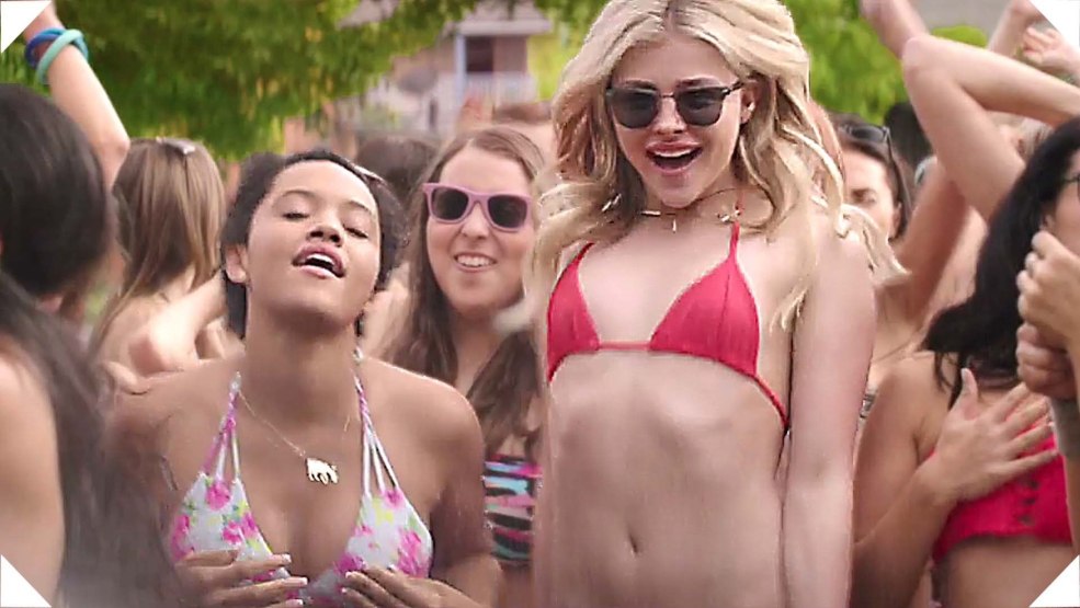 Voisins sur la guerre de la guerre 2 Chloé Motz