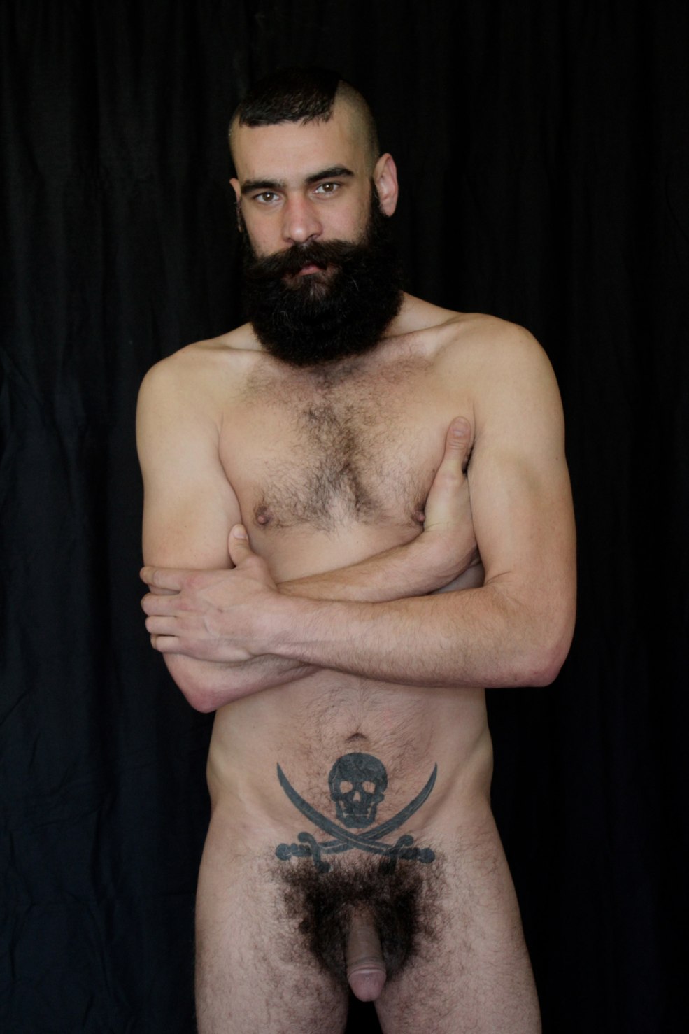 Femmes nues avec du vagin poilu