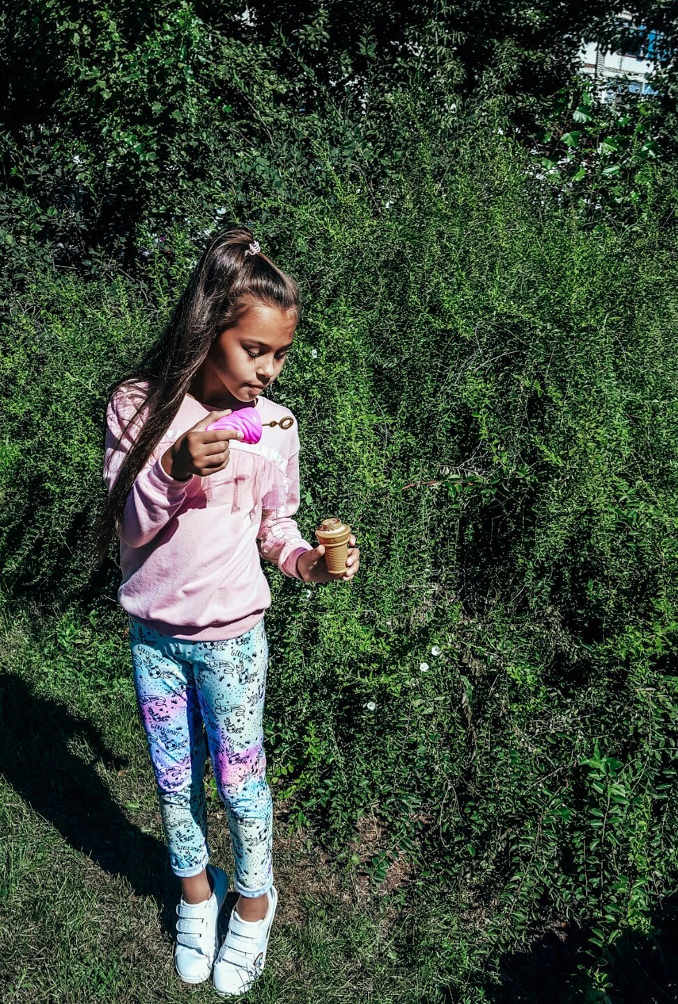 Milan Nekrasova Engels