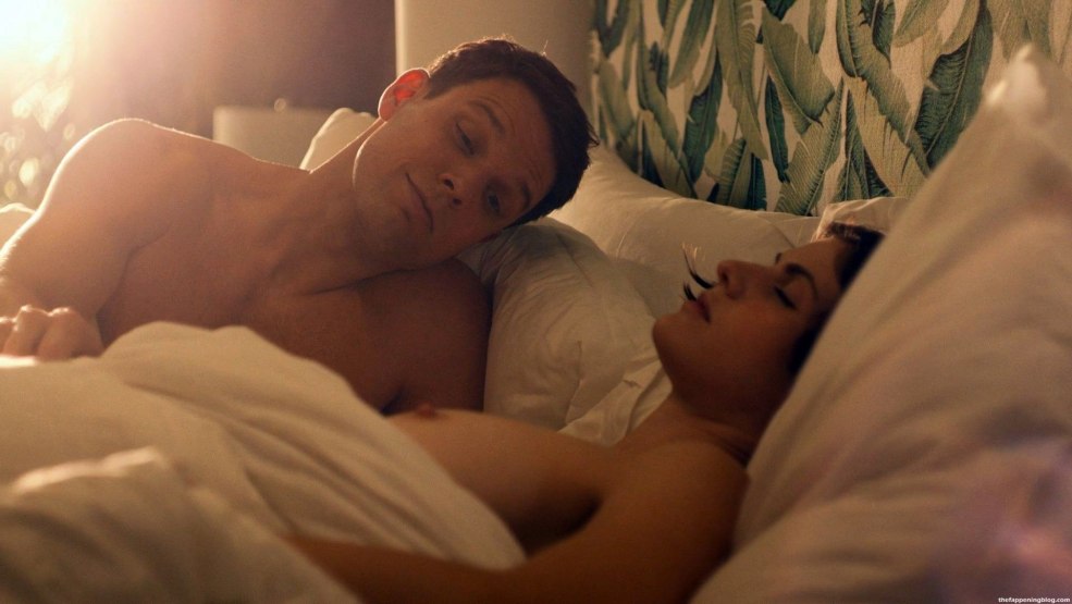 Seins Alexandra Daddario