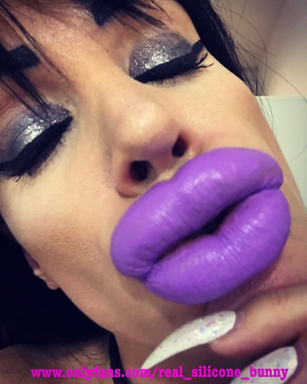 Nikita von James Big seins