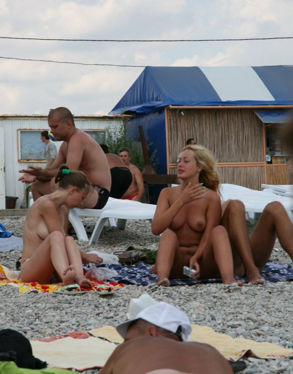 Masturbation des filles sur la plage