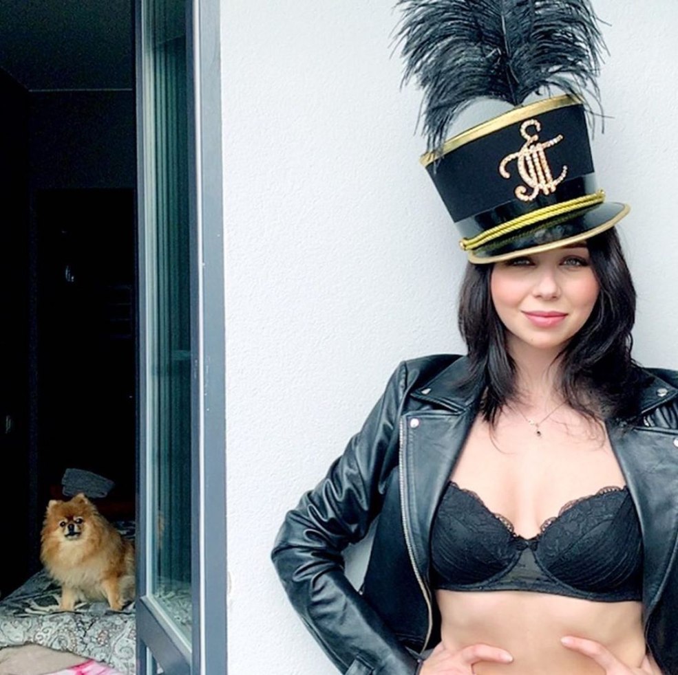 Elizaveta Tuktamysheva en sous-vêtements