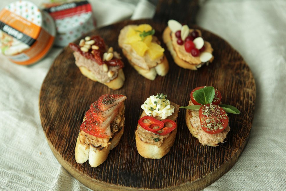 Bruskett avec une pâte