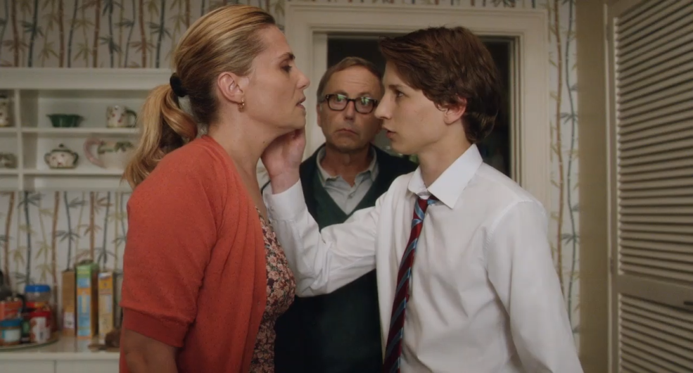 Nora Arnezeder au milieu de la nuit