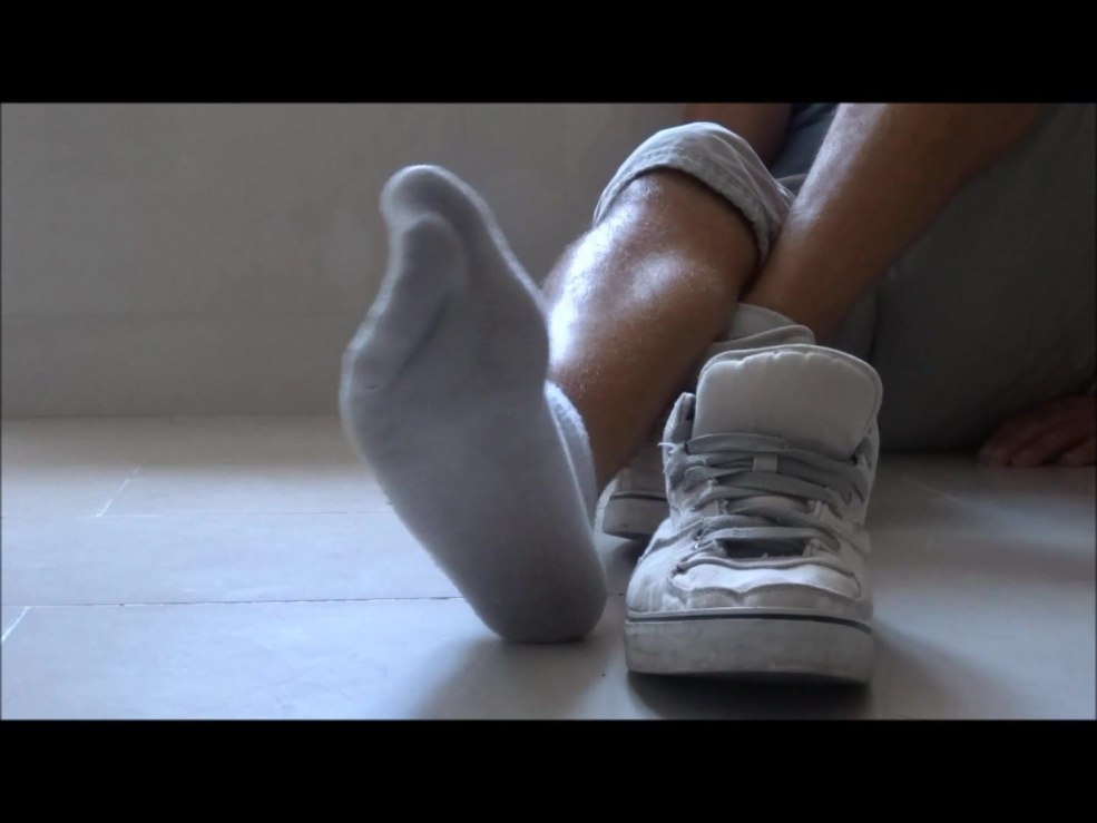 Renifler les chaussettes de gym