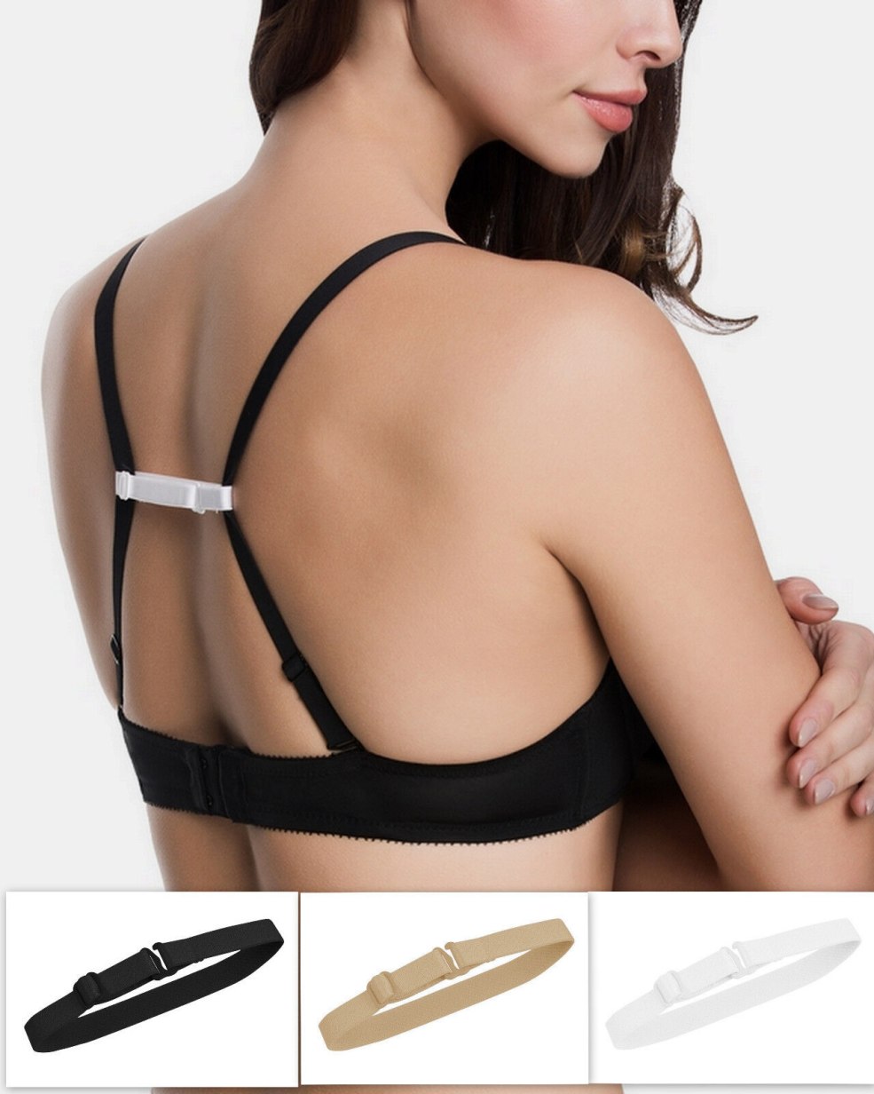 Enceinte en maillot de bain et soutiens-gorge