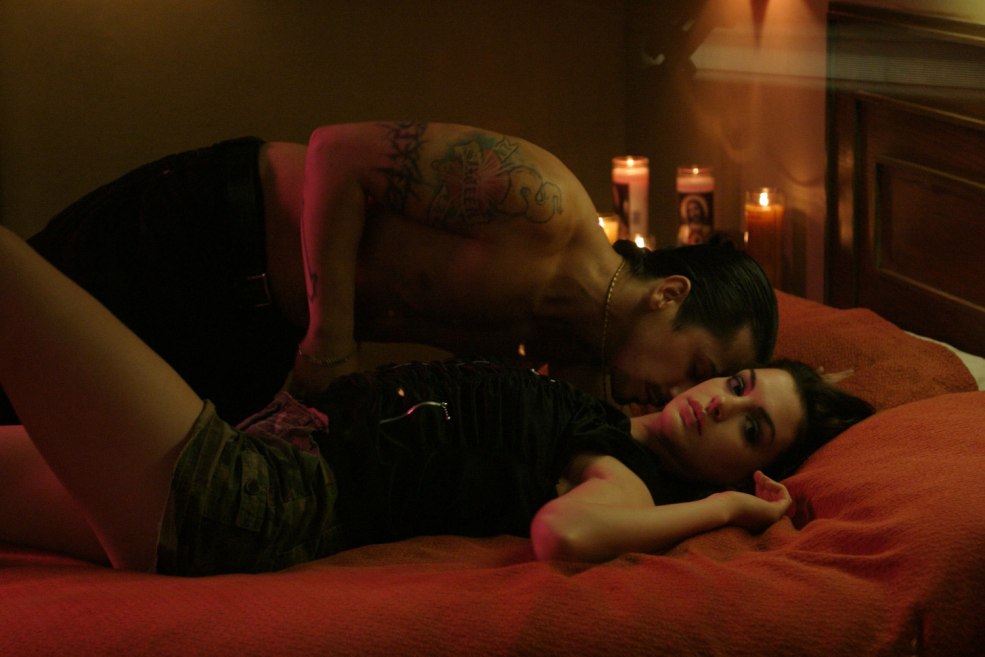 Anne Hathawi Crazy 2005