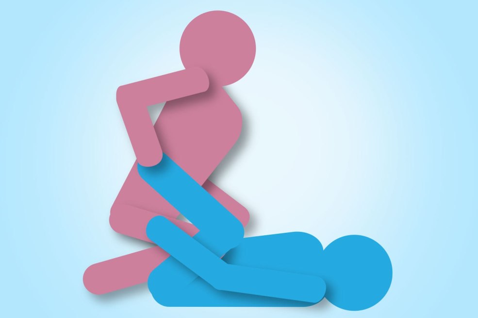 Casting anal sur une chaise de barre