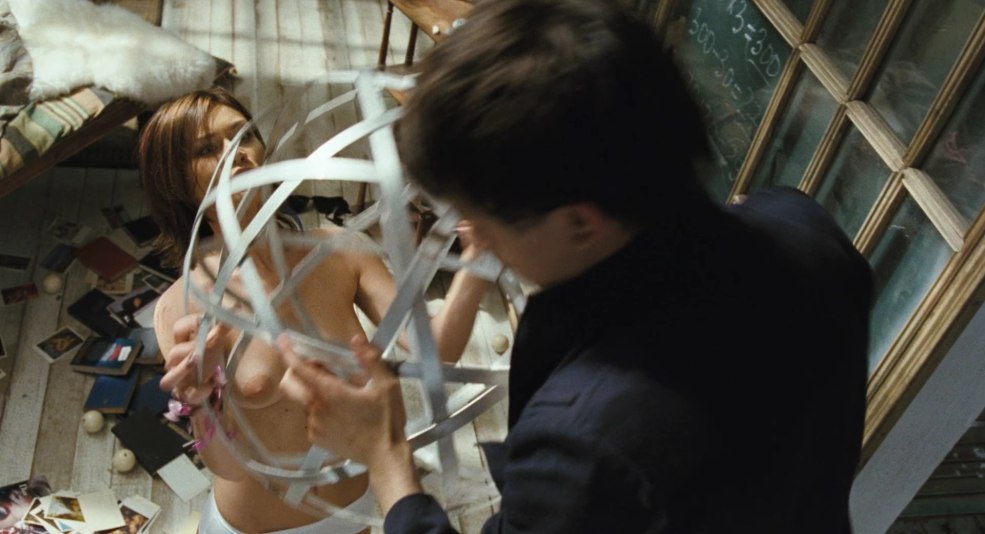 Maria Mashkova Spaces fermés