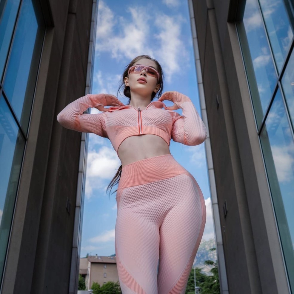 @UGOLOVNICA Karina Ugolovnica Drain