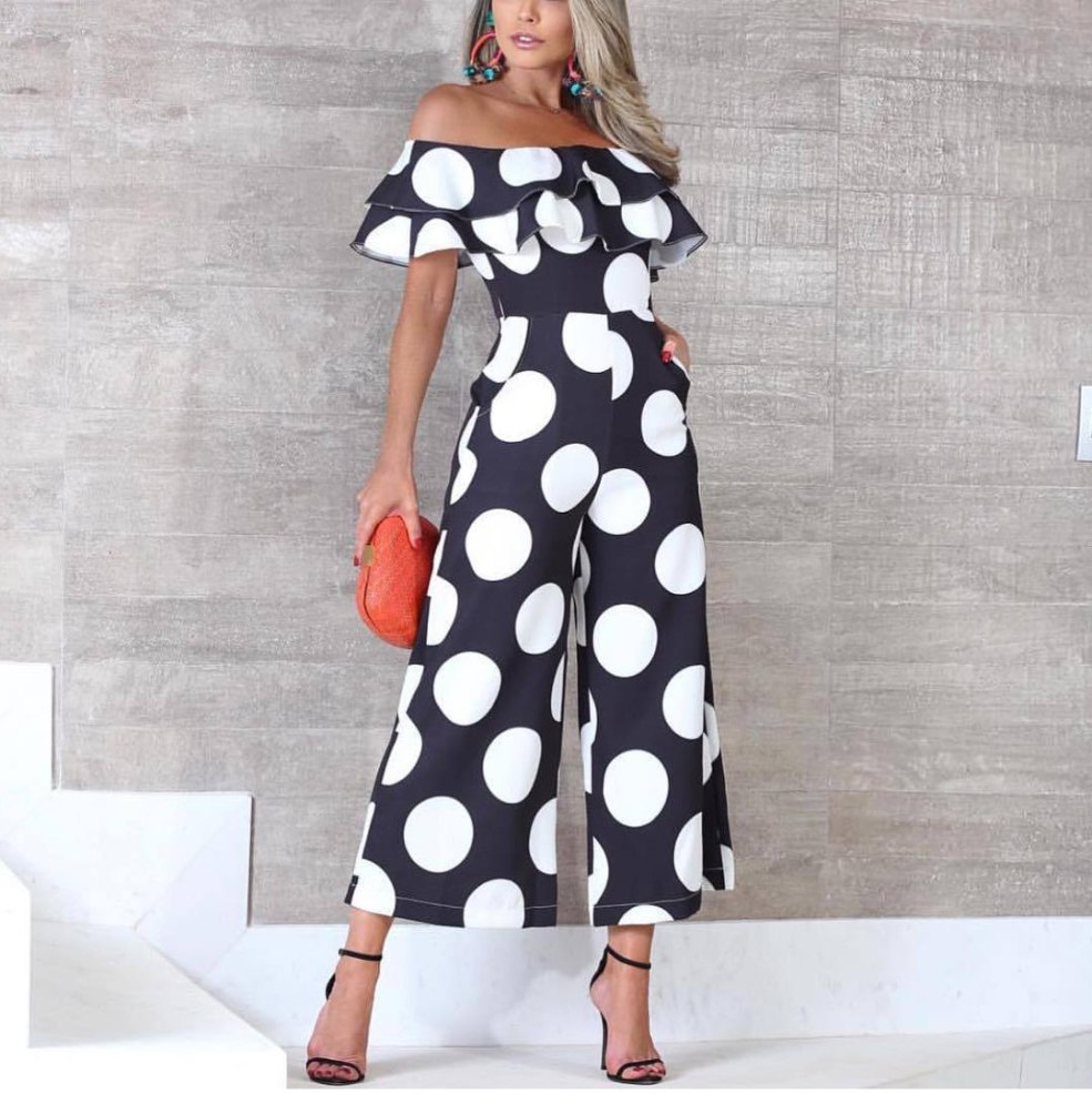 Homme et femme impérieux