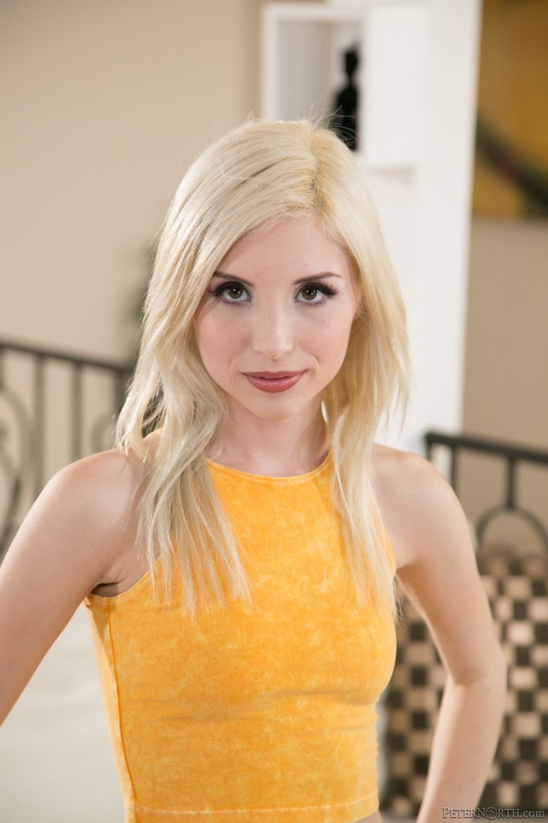 Le jeune corps du selfie