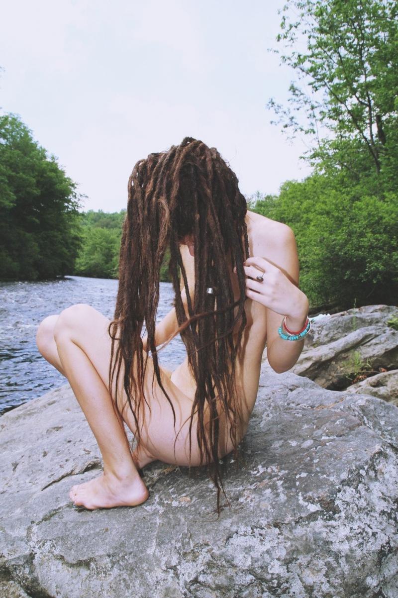 Alena Suiside allemand gerl nue