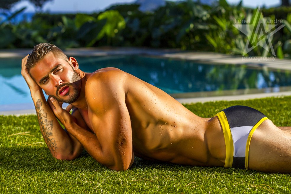 Kelly Brook sur l'île