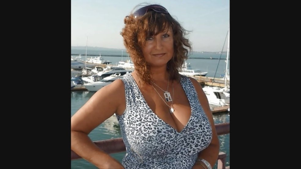 Pieds nus de dames matures