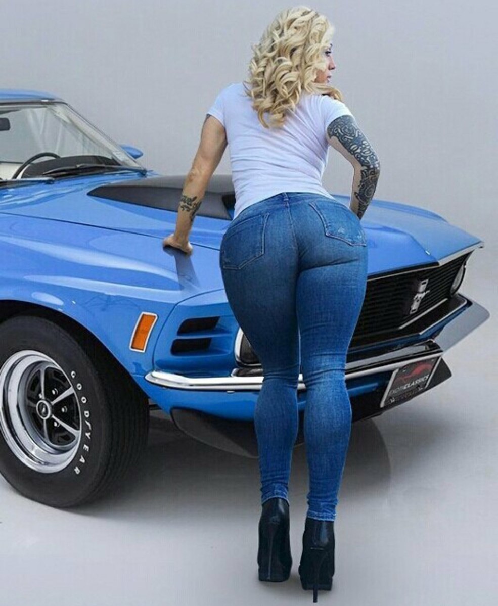 Victoria Lomb en jean