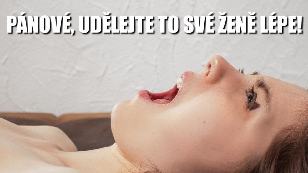 Sperme sur l'amateur de l'estomac