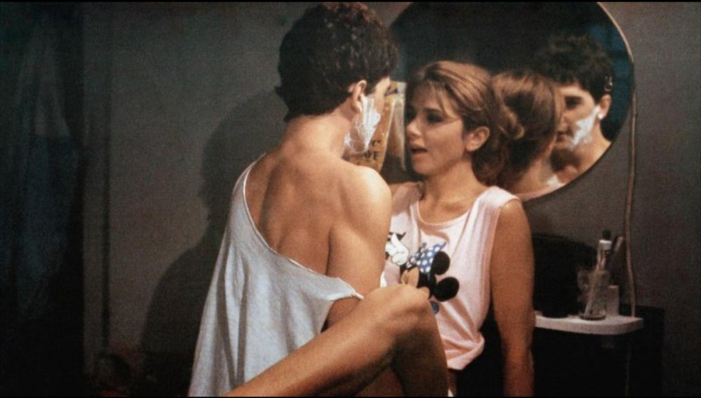 Baiser lesbien dans la rue