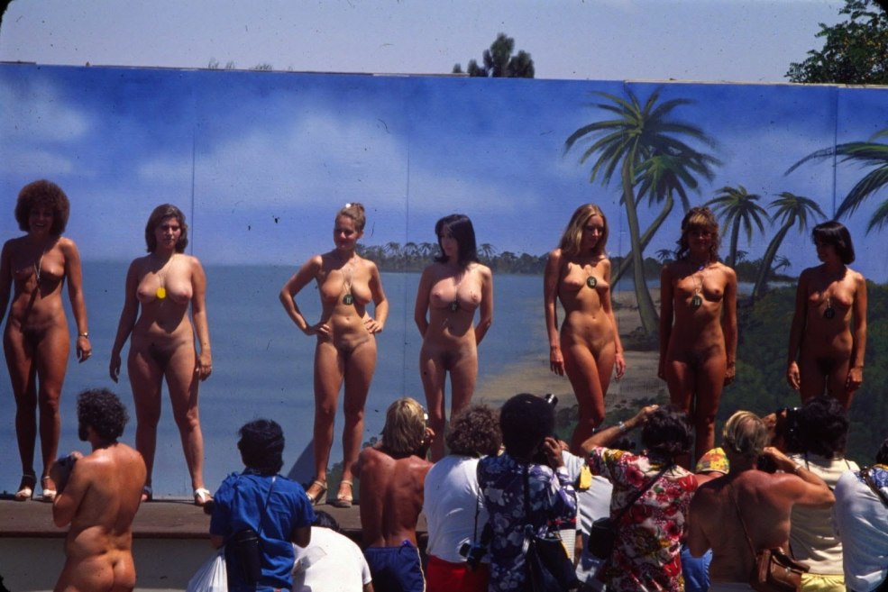 Concours érotiques sur la plage