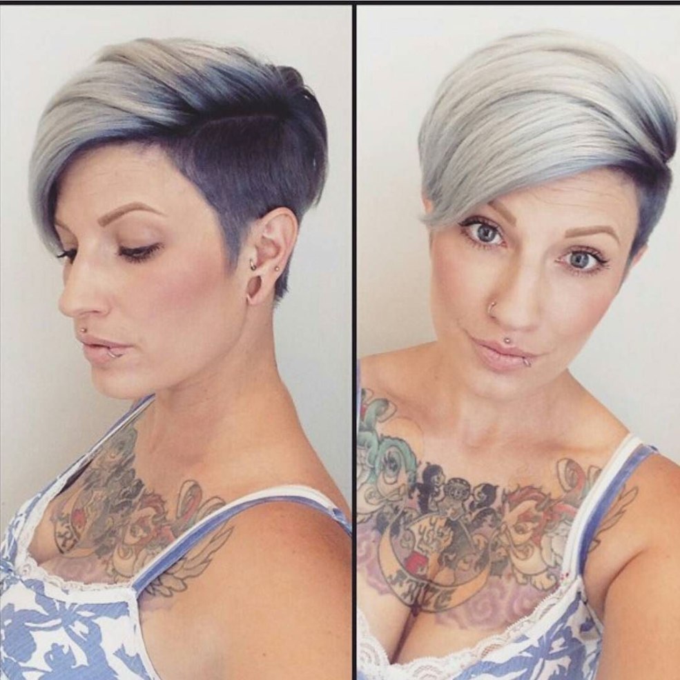 Coupes de cheveux courtes asymétrie des femmes avec un temple rasé
