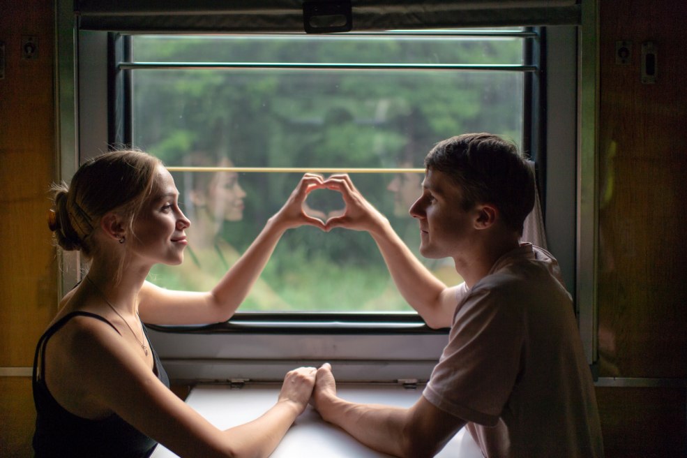 Un couple dans le train